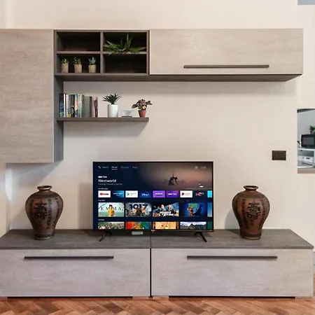 Ornella - Center Near The شقة كومو