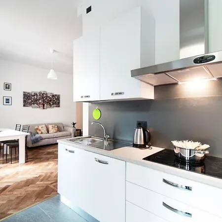 Ornella - Center Near The Appartement